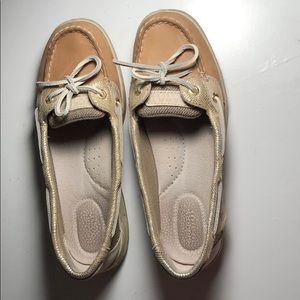 Women’s size 7 sperrys
